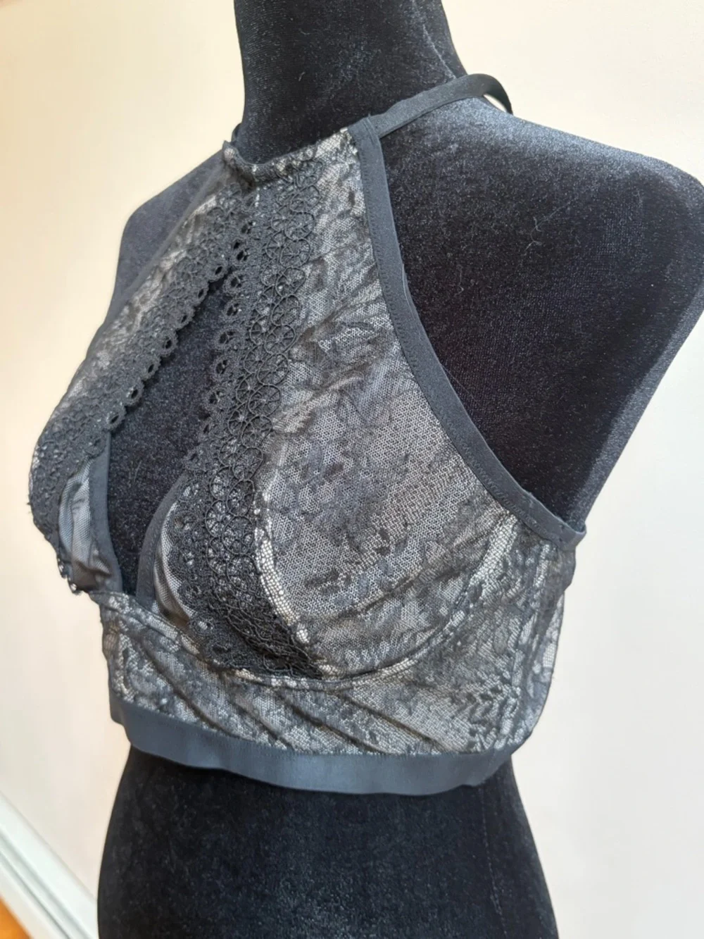 Victoria’s Secret Very Sexy Lace Bralette Intimates Crop Top Bra Black & Nude - Picture 2 of 12